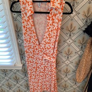 DVF wrap dress size 4 EUC.